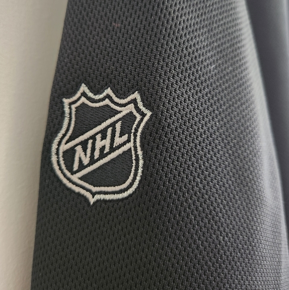 SOLD - Detroit Red Wings hooded zip-up - Picture 3 of 5